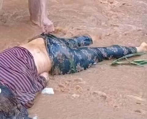 Nhiều người đến nay vẫn mất tích và cơ hội sống xót khi chống chọi với dòng nước lũ là gần như không thể.