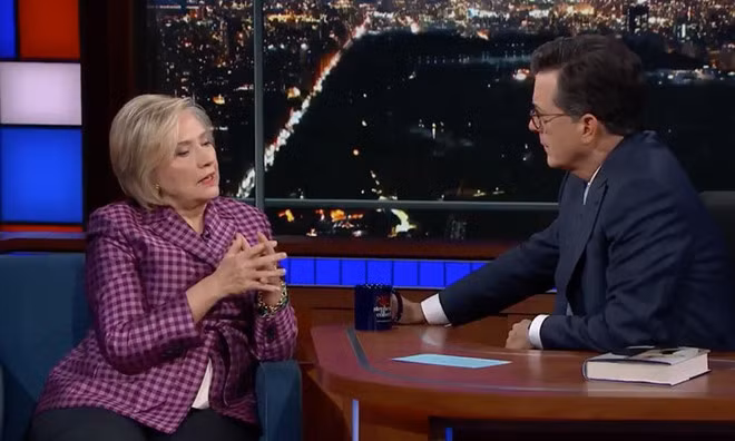 Bà Clinton trong Late Night Show