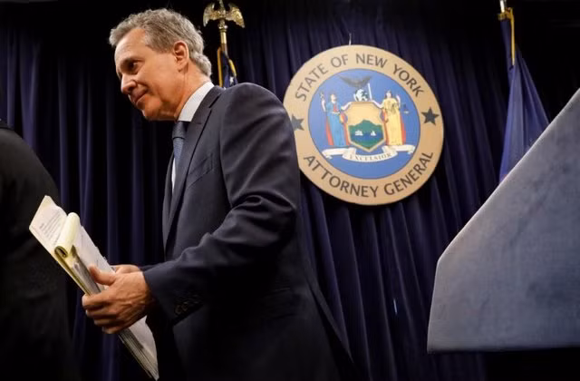 Tổng Chưởng lí bang New York Eric Schneiderman từ chức. Ảnh Reuters