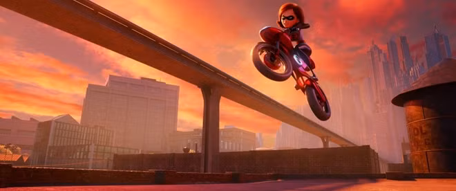 Elastigirl nhận nhiệm vụ và cũng đồng thời là "người đi làm" trong gia đình