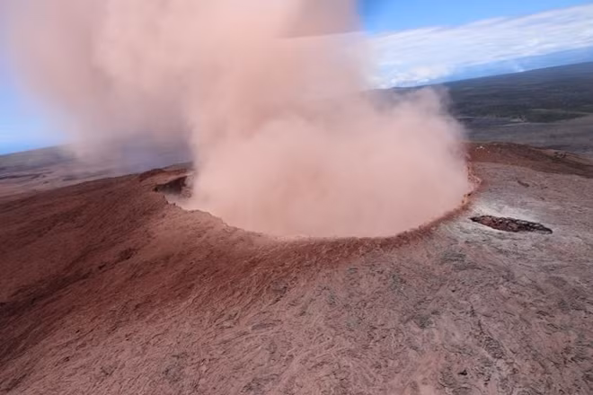 Núi Kilauea cao 1.247 m, lần gần đây nhất núi hoạt động là ngày 3-1-1983.