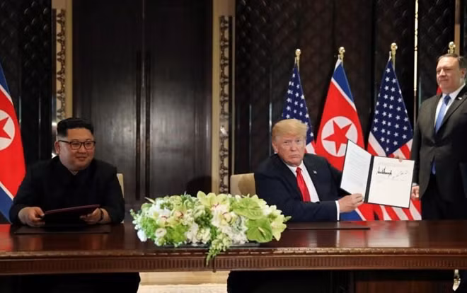 Lãnh đạo Mỹ-Triều trong cuộc gặp thượng đỉnh tại Singapore. Ảnh Reuters