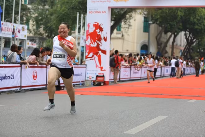Giải chạy tiếp sức Kizuna Ekiden 2018 mang lại cho các thí sinh không chỉ là những thử thách vượt qua chính mình mà còn là những niềm vui xen kẽ trong những giọt mồ hôi.