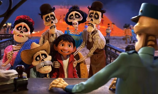 Bộ phim Coco lấy bối cảnh của Lễ hội dành cho người đã khuất tại Mexico. Ảnh Disney