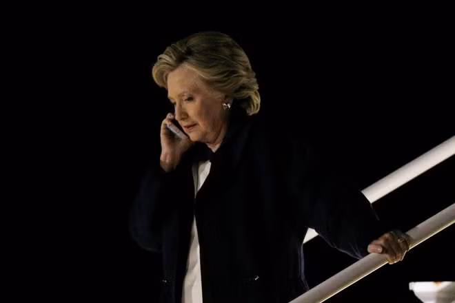 Chiếc laptop có chứa thông tin về cuộc điều tra đối với bà Clinton. Ảnh minh họa, Reuters