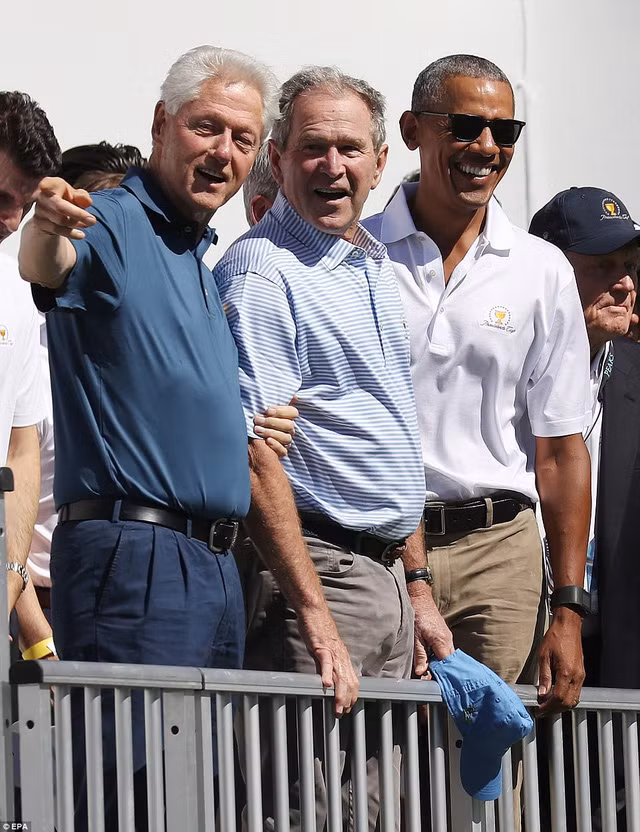 Các cựu Tổng thống Mỹ Jimmy Carter, George H.W. Bush, Bill Clinton, George W. Bush và Barack Obama đã cùng xuất hiện trong một đoạn video vào ngày 8-9 để kêu gọi người dân Mỹ chung tay ứng phó với hậu quả do cơn bão Harvey gây ra. Ảnh EPA