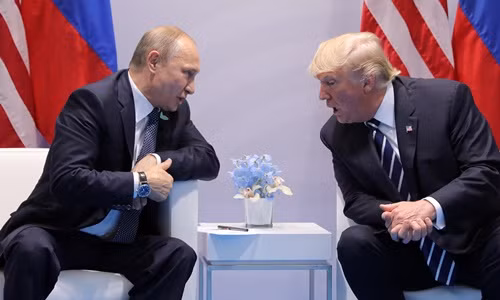 Tổng thống Nga Vladimir Putin và Tổng thống Mỹ Donald Trump. Ảnh Reuters