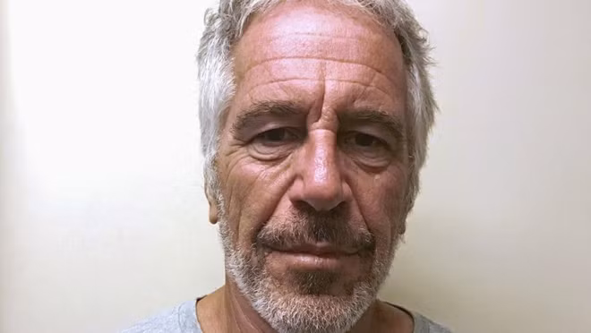 Jeffrey Epstein bị phát hiện tự tử trong phòng giam ngày 10-8 (giờ Mỹ).