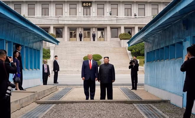 Tổng thống Mỹ Donald Trump và Chủ tịch Triều Tiên Kim Jong-un từng có nhiều cuộc gặp nhưng các cuộc đàm phán dường như chưa đạt tiến trình quan trọng. Ảnh Reuters.