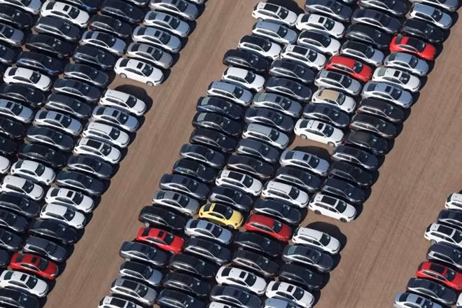 Theo Reuters, tính đến hết năm 2017, Volkswagen đã thu hồi 335.000 xe, bán lại hơn 13.000 chiếc và tiêu hủy hơn 28.000 chiếc xe vi phạm quy định về môi trường.