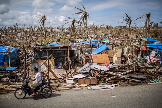 Philippines tan hoang sau bão Hải Yến năm 2013. Ảnh NY Times