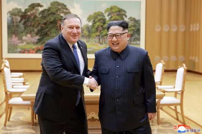 Ngoại trưởng Mỹ Mike Pompeo trong chuyến thăm làm việc đầu tiên tại Triều Tiên. Ảnh KCNA