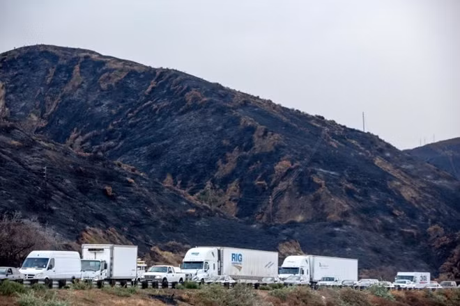 Cơ quan ứng phó khẩn cấp của bang California đã cảnh báo phần lớn khu vực miền Nam bang California còn trong tình trạng nguy hiểm đến ít nhất là vào ngày 10-1 trong khi bão được dự đoán là di chuyển sang phía Đông.