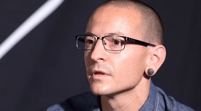Ca sĩ tài năng Chester Bennington ra đi, để lại nhiều nuối tiếc cho người hâm mộ
