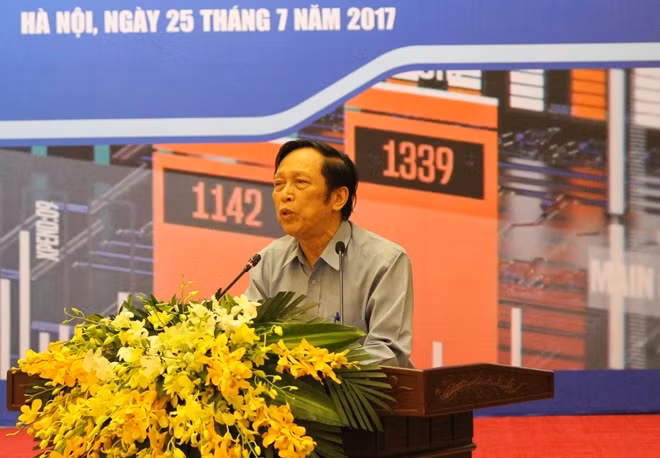 Đại biểu trình bày tham luận tại Diễn đàn