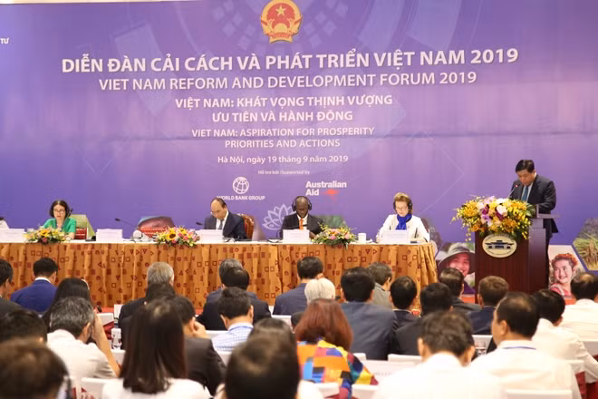 Toàn cảnh Diễn đàn.