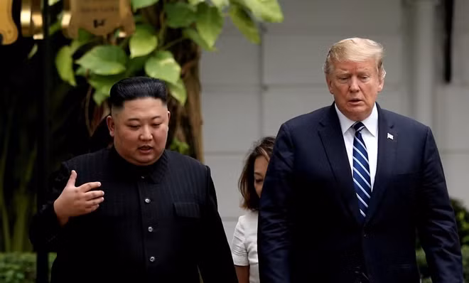 Tổng thống Mỹ Donald Trump và nhà lãnh đạo Triều Tiên Kim Jong-un. Ảnh Reuters.