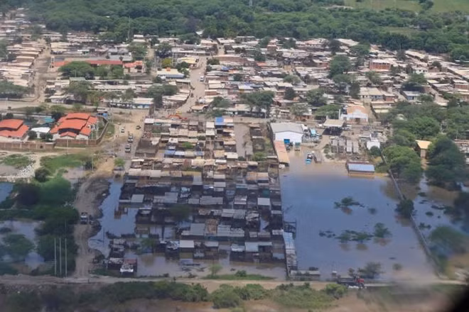 Tình trạng ngập lụt ở Peru. Ảnh: Reuters