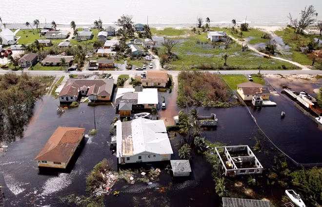 Dù bão đã đi qua nhưng nhiều khu vực ở Bahamas vẫn bị lụt nặng. Ảnh Reuters.
