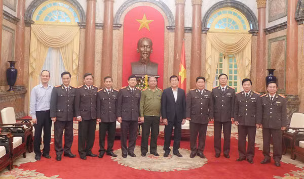 Chủ tịch nước Trương Tấn Sang với các đại biểu tham dự buổi làm việc