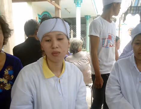 Chị Ngọc chia sẻ câu chuyện buồn của gia đình mình.