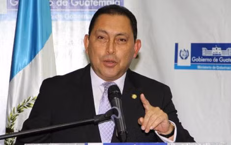 Bộ trưởng Nội vụ Mauricio Lopez Bonilla, phụ tá thân cận của Tổng thống Perez Molina cũng bị cách chức.