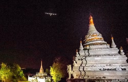 Solar Impulse cất cánh từ Mandalay Myanmar vào 3h36' ngày 30/3 .