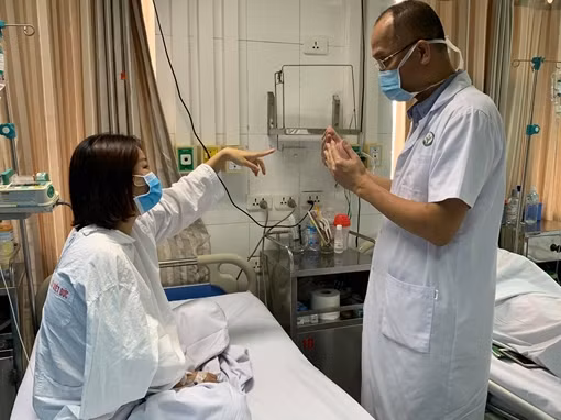 Một phụ nữ có nguy cơ mù mắt vì tiêm filler nâng mũi ảnh 4