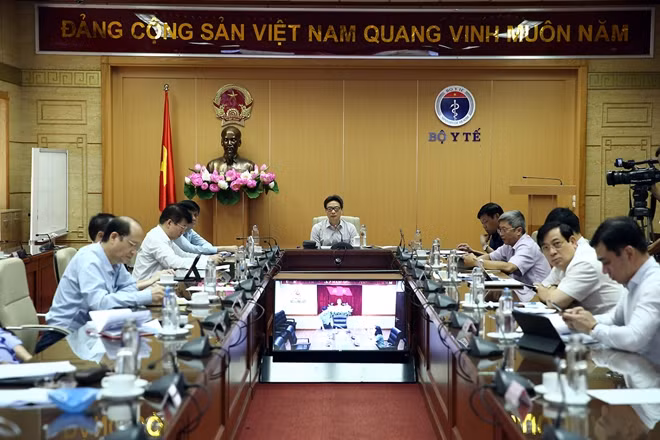 Ban Chỉ đạo Quốc gia về phòng chống dịch bệnh COVID-19 họp sáng 6/5 (Ảnh Đình Nam)