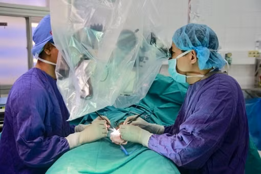 Vì sao bé trai 10 tháng tuổi phải cắt tinh hoàn? ảnh 2