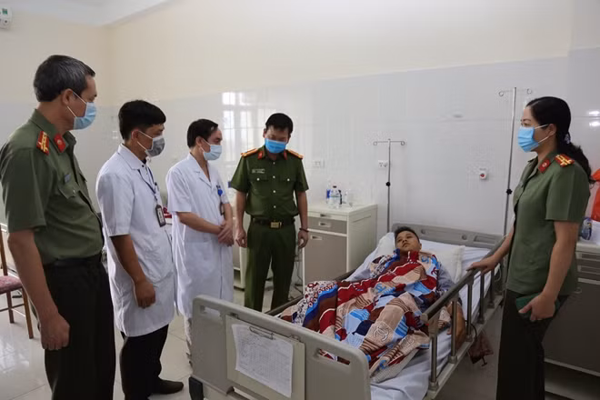 Sau ca phẫu thuật, sức khỏe của Trung úy Trần Quang đang dần hồi phục