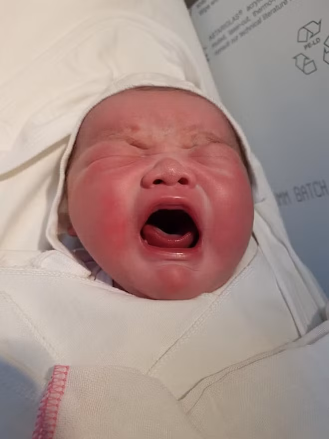 Bé trai sơ sinh có cân nặng nhất chào đời ở Trung tâm Sản Nhi, Bệnh viện Đa khoa Phú Thọ
