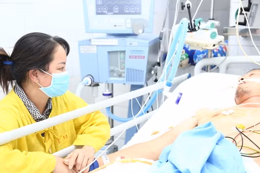 Nhiều tập thể, cá nhân có thành tích xuất sắc trong nghiên cứu khoa học, ứng dụng cứu chữa người bệnh ảnh 5
