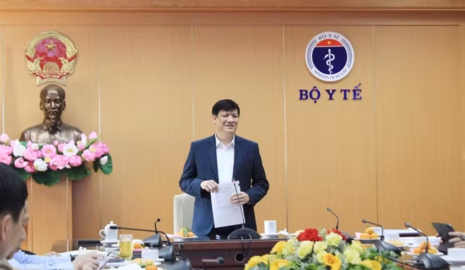 Bộ trưởng Bộ Y tế Nguyễn Thanh Long phát biểu tại buổi công bố