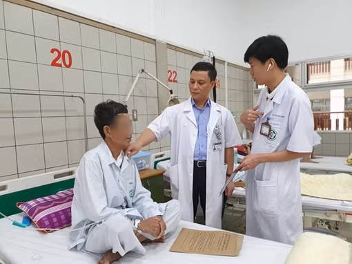 Lần đầu tiên phẫu thuật cắt toàn bộ thực quản và dạ dày, tạo hình bằng đại tràng