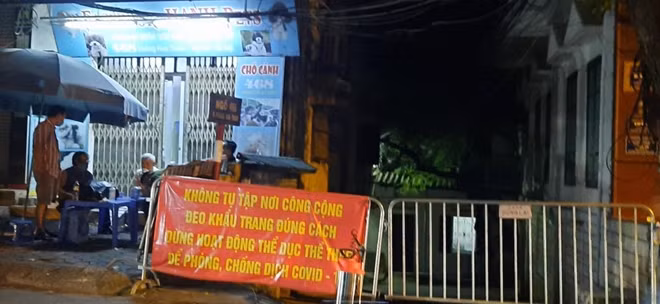 Một khu dân cư ở Hà Nội bị phong tỏa do có bệnh nhân dương tính với COVID-19
