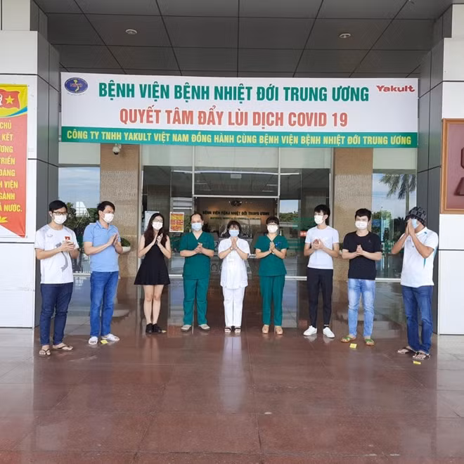 6 bệnh nhân được Bệnh viện Bệnh Nhiệt đới Trung ương công bố khỏi bệnh sáng 8/6
