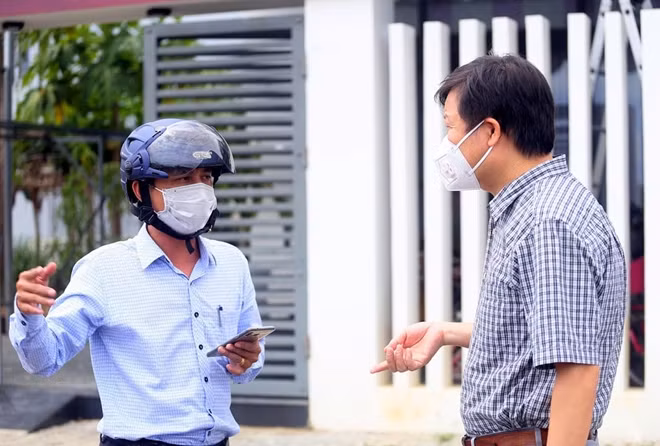 PGS.TS Trần Như Dương đang điều tra dịch tễ tại Đà Nẵng