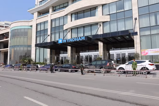 Lực lượng Công an tổ chức phong tỏa khách sạn Wyndham