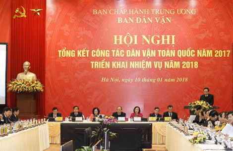 Phát biểu tại hội nghị, Thủ tướng Chính phủ Nguyễn Xuân Phúc ghi nhận nhiều nội dung đổi mới và kết quả công tác dân vận năm 2017. Ảnh: TTXVN.