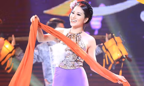 Ca sĩ Tố My khiến khán giả khó chịu với cái mác "bản sao" danh ca Như Quỳnh.