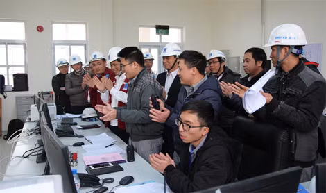 Thời khắc đóng điện thành công hệ thống Sân phân phối 220kV Thời khắc đóng điện thành công hệ thống Sân phân phối 220kV