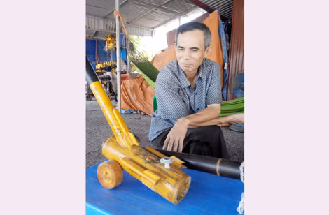 Lão Quản kể chuyện.