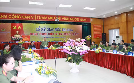 Toàn cảnh Lễ Ký giao ước thi đua.