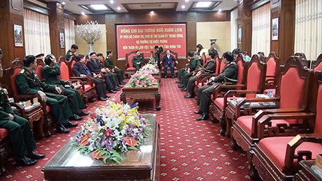 Toàn cảnh buổi làm việc.