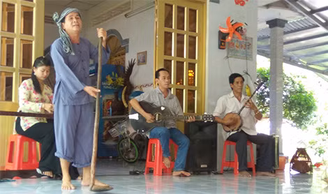 Một sinh hoạt đờn ca tài tử ở Tiền Giang. Một sinh hoạt đờn ca tài tử ở Tiền Giang.