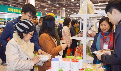 Hội chợ OCOP Quảng Ninh 2018 thu hút đông đảo người dân đến dự. Hội chợ OCOP Quảng Ninh 2018 thu hút đông đảo người dân đến dự.