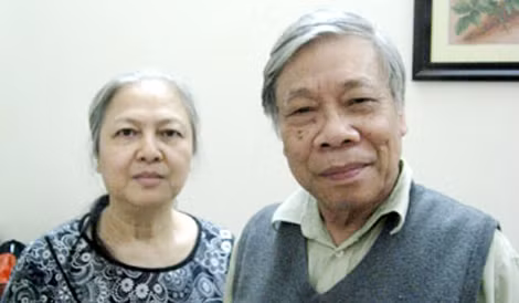 Cố nhạc sĩ Hàn Ngọc Bích và vợ.