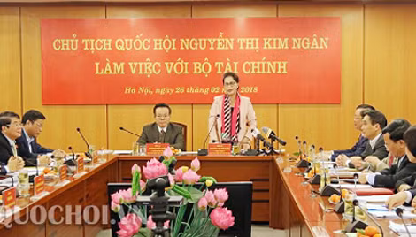 Chủ tịch Quốc hội Nguyễn Thị Kim Ngân phát biểu tại buổi làm việc.