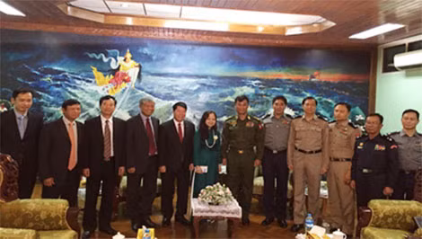 Trung tướng Kyaw Swe, Bộ trưởng Bộ Nội vụ Myanmar tiếp xã giao Thứ trưởng Bùi Văn Nam và Đoàn đại biểu Bộ Công an Việt Nam.
